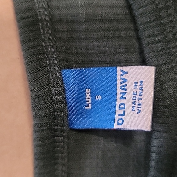 Old Navy Size S Luxe Dark Green Sleeveless Top, Excellent Used Condition - Picture 10 of 13